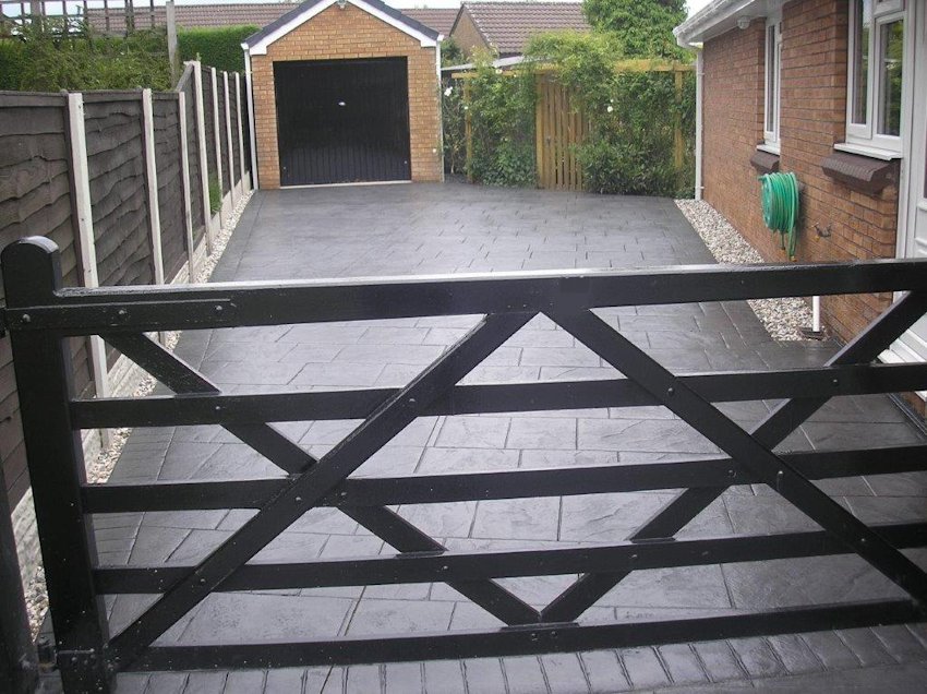 Driveway image 6