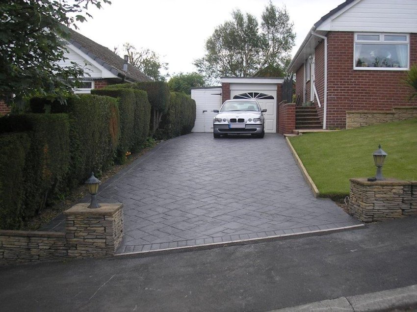 Driveway image 11