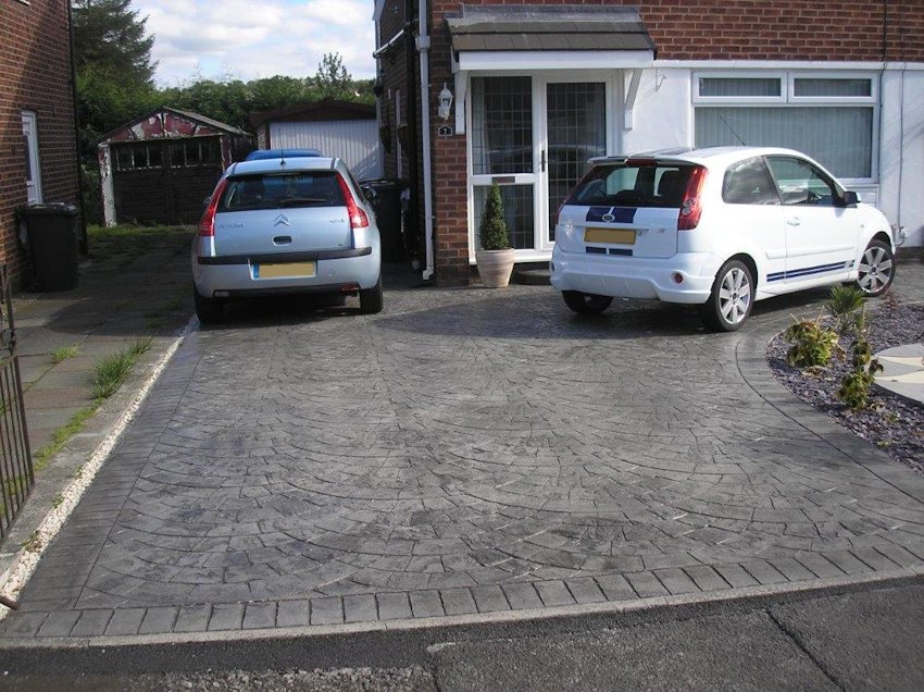 Driveway image 17