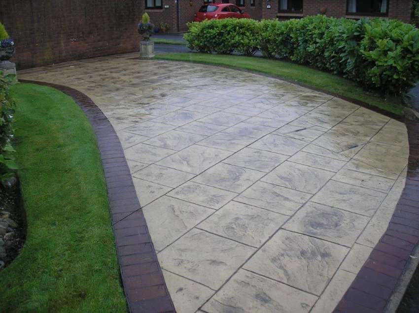 Driveway image 27