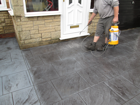 Wall gel protecting surrounding walls